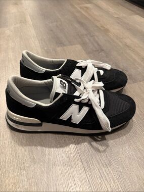 New Balance 990v1 Sneakers